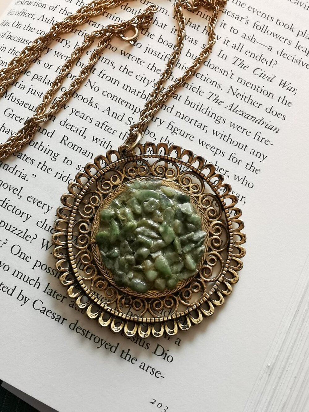 Faux Jade Stone Gold Tone Medallion Pendant Necklace Vintage Chunky Sun Circle